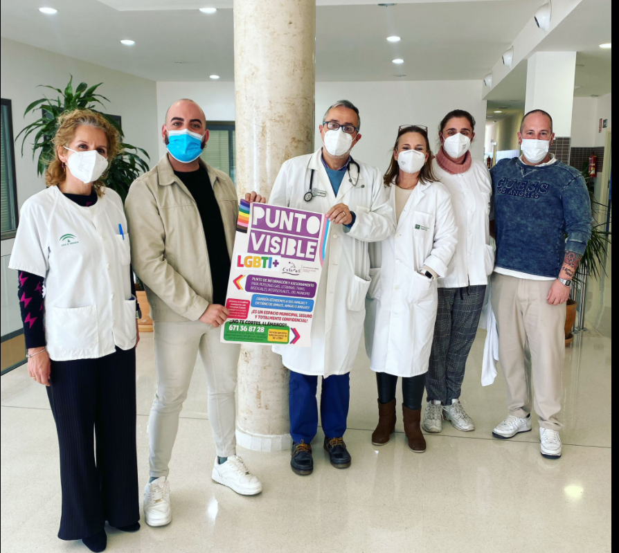 UGC_Sabinillas's tweet photo. 😁 Desde el Punto Visible LGTBI de Casares se va a formar a todo el personal sanitario (médicos/as, enfermeros/as y personal administrativo)  en materia de diversidad, para que los pacientes del colectivo reciban en las consultas el trato más adecuado posible. Seguimos💪🏻 https://t.co/FO3UbZO7pH