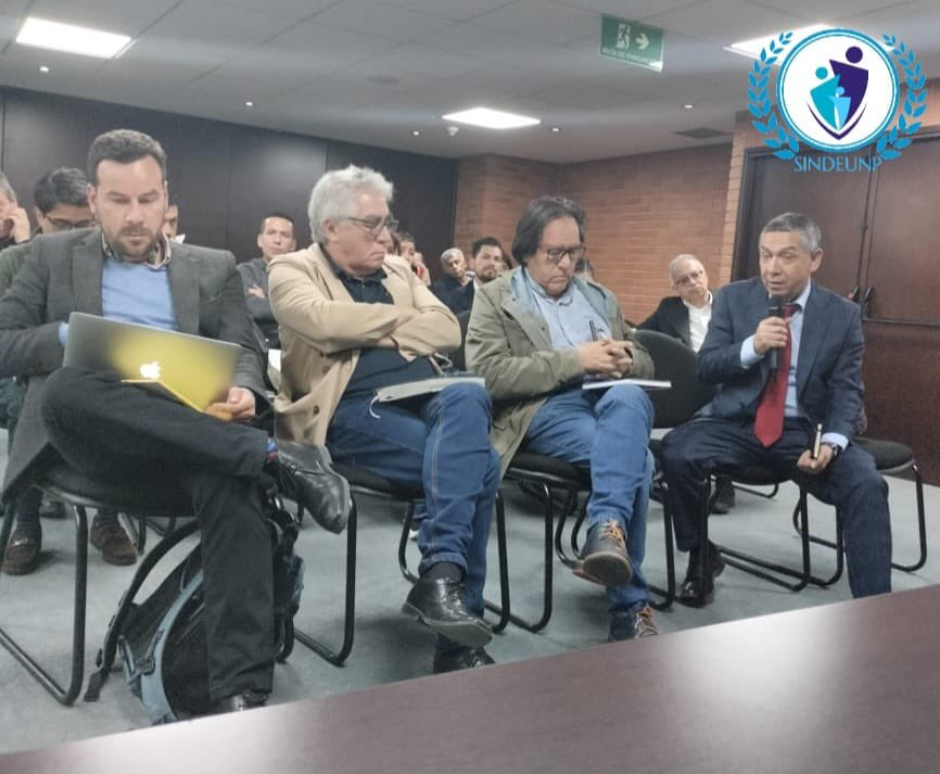 <a href="/SindeunpN/">SINDEUNP NACIONAL</a>|<a href="/sintraunp/">SINTRAUNP</a>|<a href="/AthenasNacional/">ATHENAS.NACIONAL</a>|<a href="/Sintrasecol2/">SINTRASECOL NACIONAL</a>|<a href="/sindicatoSTUNP/">STUNP NACIONAL</a>|<a href="/viva_memoria/">Sindicato Memoria Viva</a>|<a href="/sintrasepaz/">SINTRASEPAZ</a>|<a href="/SINPROSEGN/">SINPROSEG NACIONAL</a>|<a href="/suntrasev/">SUNTRASEV NACIONAL</a>|<a href="/Sinespronacion1/">Sinespronacionalmedellin</a>|<a href="/UNSITRASEGNAL/">UNSITRASEG NACIONAL</a>|<a href="/asepresidencia/">Sindicato U.N.P. correo asep@unp.gov.co</a> 

se dió a conocer al #Director|#EquipoTrabajo de la <a href="/UNPColombia/">Unidad Nacional de Protección, UNP.</a> que lo 🧵 3/9