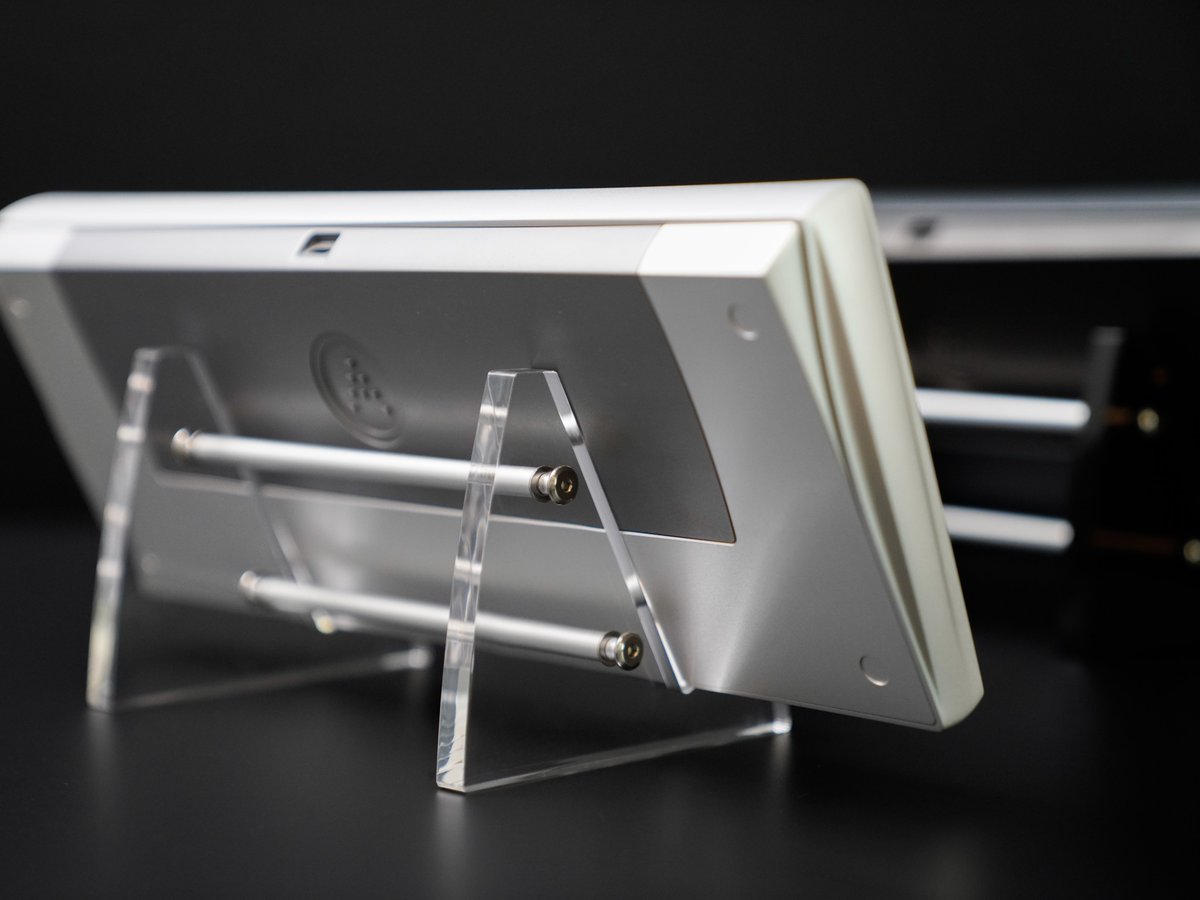 Horizonキーボードスタンドを発売しました。
10ミリ厚のアクリルやアルマイト加工済みのアルミ柱を利用し、最高の強度と美を追求したスタンドです。

Introducing Horizon - a keyboard stand of unparalleled durability and beauty.

cannonkeys.com/products/horiz…

#自作キーボード 
#mechanicalkeyboard