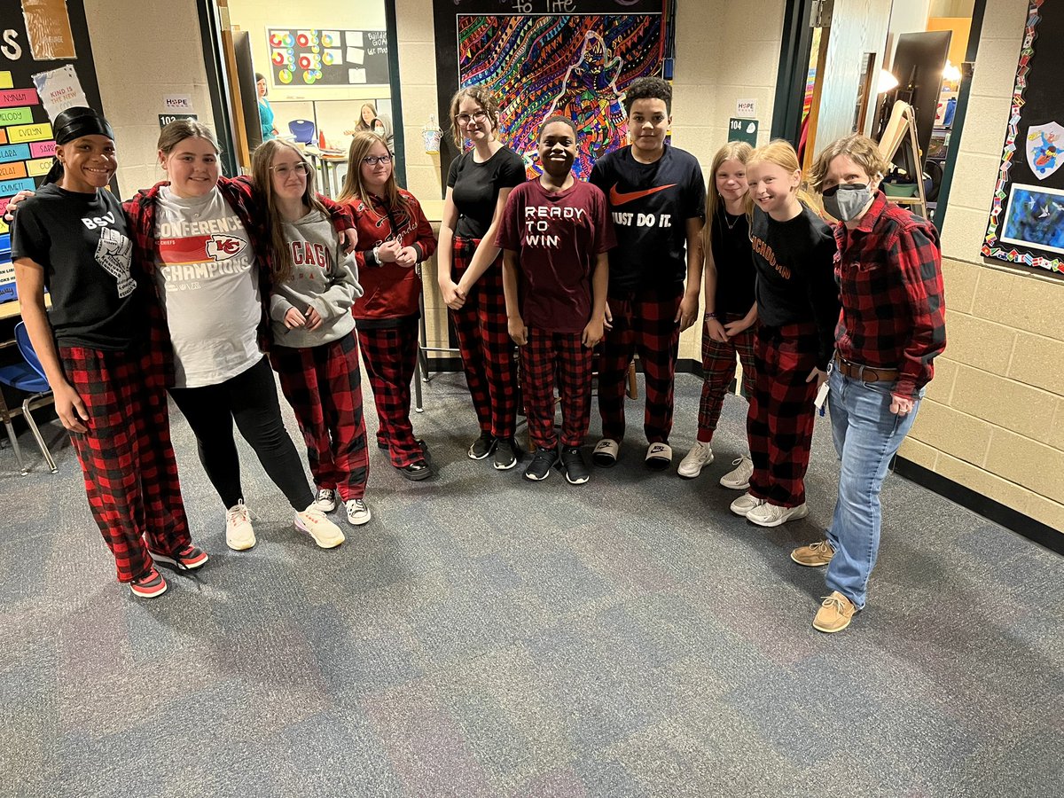 globalorr's tweet photo. Some of #LegoUnity wanted to celebrate #FlannelFriday by wearing buffalo plaid. @Gateway6NKC https://t.co/e50vQriApY