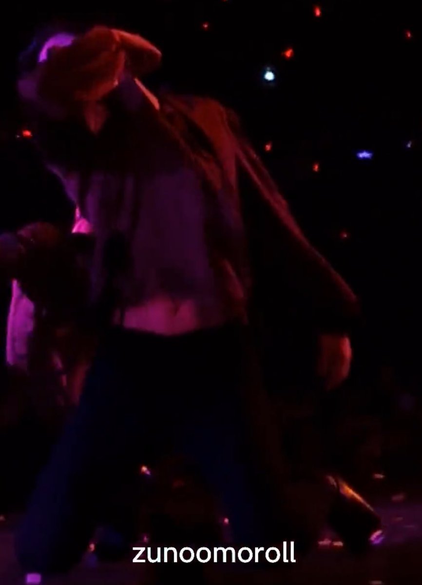 chuluvsunoo's tweet photo. KIM SUNOO’S ABS?!??!??!?!! https://t.co/8PETamAf8H