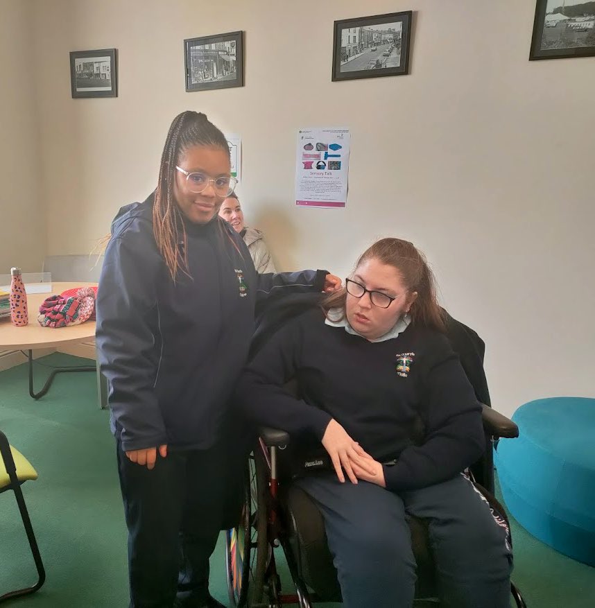stmarysmallow's tweet photo. Rang Réiltin enjoyed a walk to Mallow Library yesterday where they took time to visit the quiet reading area and sensory pod which they really enjoyed. 

A fantastic resource to have in our community.
#mallowlibrary #stmarysmallow https://t.co/i5RGdfEC3y