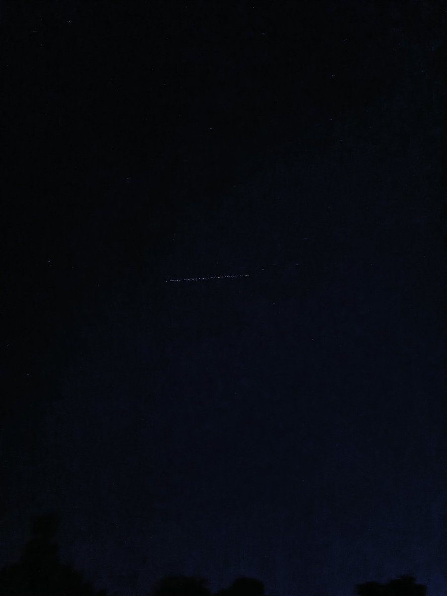 RoshanSinghS13's tweet photo. Starlink Satellite 🛰️
SpaceX
#traininthesky
#brightlightinsky
#lightinsky
#activityinsky
#satellite https://t.co/B7mcfIiKD9