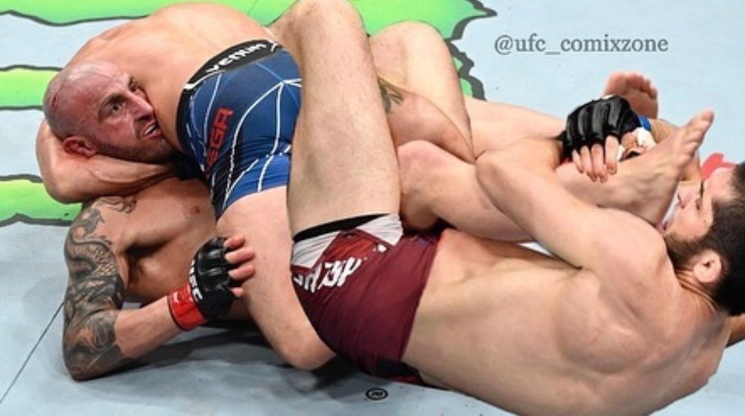 twrecks155's tweet photo. Don’t underestimate Volkanovski next weekend Islam might also need Ortega’s help https://t.co/16f21QyVeR