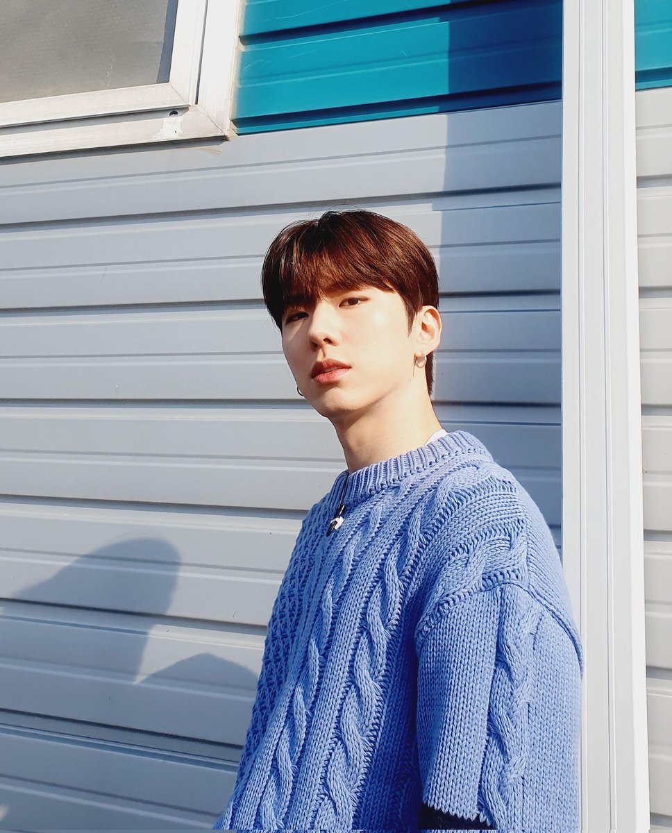 #댕햄
🐶기엱아 너 나 좋아하잖아 
🐹내가 널 왜 좋아해?

유기엱은 그냥 좋아하는 거 맞지만 본인이 고백하기 전까지는 아닌 척 하고 싶어서 저렇게 답한건데 이민역이 저 말 듣고 진심 상처받아서 삽질자낮공 되는 거 보고싶음.