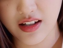 myblshop's tweet photo. os dentinhos grandes da Freen é a coisa mais fofa desse mundo, eu amo 🥺🤏 https://t.co/evlIlutNaG