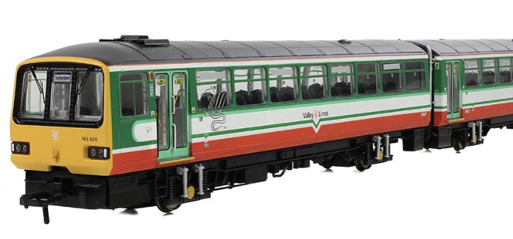 AberHaltJct's tweet image. Crikey flippin moses!! Was determined not to get another loco before making progress on my layout and then this comes out!!! Grrrrrr!! Perfect for my layout. #layout #newloco #eferail #bachmann #pacer #class143 #valleylines #wantone #tmrguk #trains #oogauge #loco #newbuy