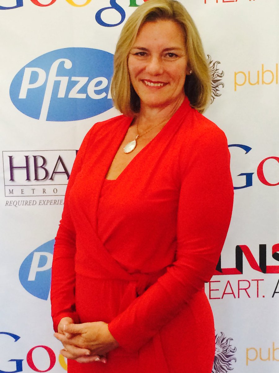 DrDonnica's tweet photo. Celebrating national #WearRedDay to raise awareness about #HeartHealth. What are you doing to prevent #heartdisease today? #GoRedWomen #GoRed ⁦@AmericanHeart #WomensHealth https://t.co/T6ZKBy94A9
