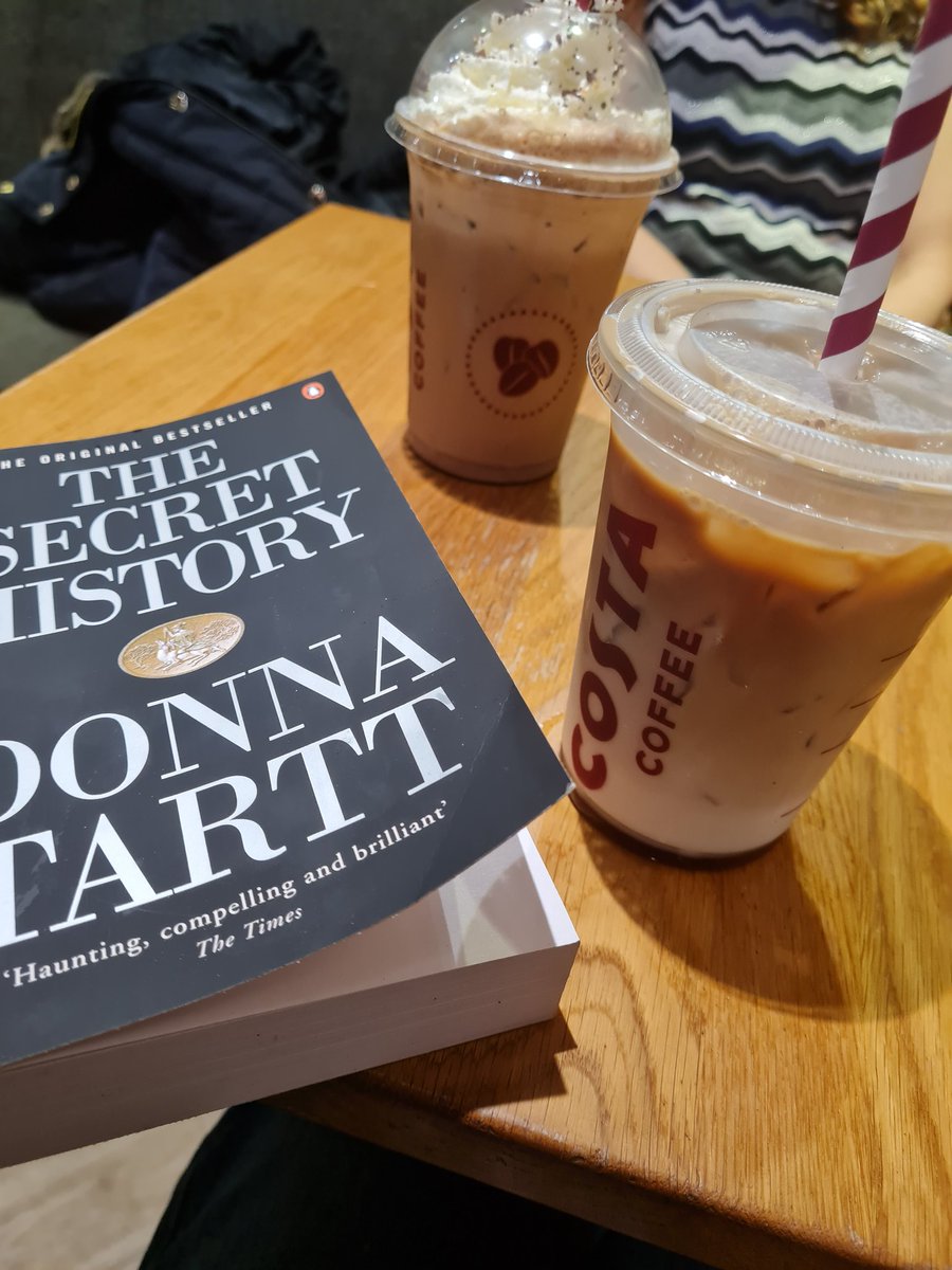 HumansAreStup1d's tweet photo. Coffee and books whilst the sun is setting>>>>>>> https://t.co/LLakWKBing