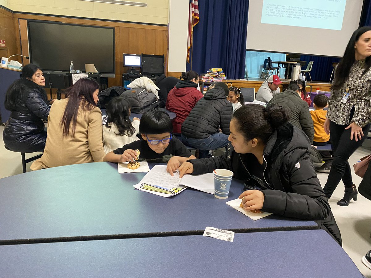 jmcpg9's tweet photo. 1st Grade Dual Language Writing Celebration 📝📝
Una Celebración de Escritura del Programa Dual de Primero Grado 📝📝 #riverheadisrising https://t.co/39ObU870bZ