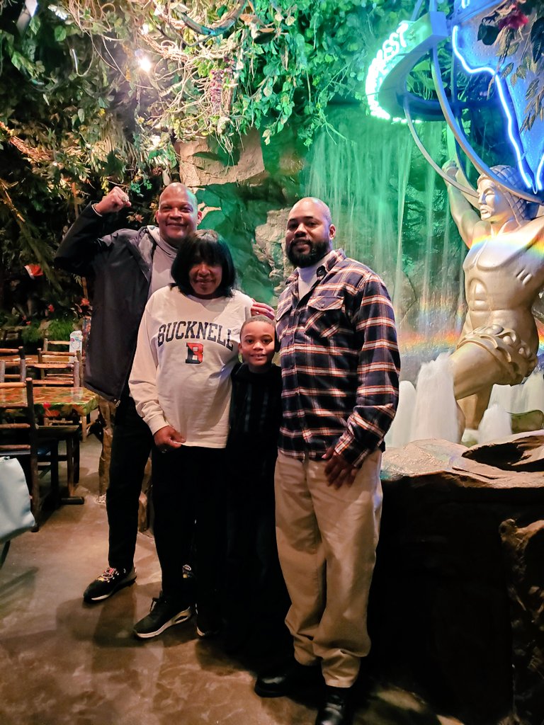 philscreen's tweet image. All my family support this year has been outstanding!  Love Yall!