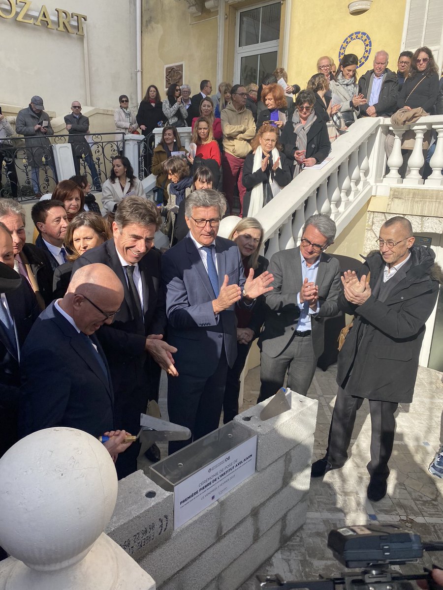 nabed06's tweet photo. Le département des @AlpesMaritimes @Lacassagne_Nice @LCancer06 ont posé la 1ere pierre du futur institut Axel-Kahn à Nice, (ex clinique Mozart) lieu unique et inédit en France dans l’accompagnement des malades et des familles touchés par le cancer. #AxelKahn #IAK #cancer #Nice06 https://t.co/8OtTY6ovhg