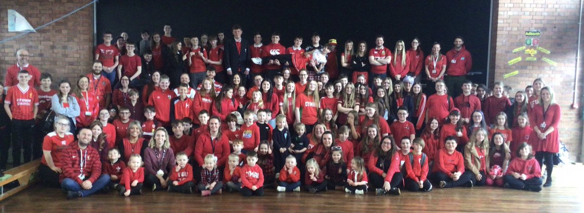 Môr o goch heddiw.
Gwynllyw’s Red Wall.
#GwisgwchGochIGymruAFelindre
#WearRedForWalesAndVelindre
<a href="/Velindre/">Velindre Cancer Charity</a>