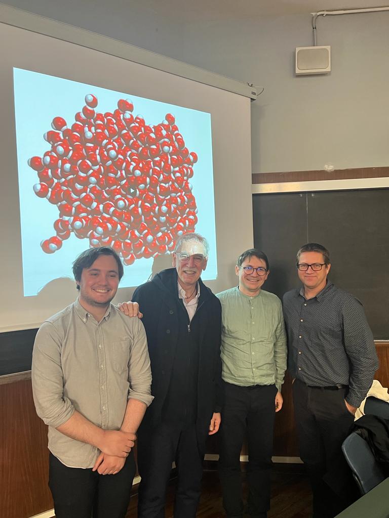 stefan_bromley's tweet photo. Happy to be a part of the PhD committee for Aurèle Germain earlier today at the Uni of Torino. Nice work on modelling ice grains! Many thanks to Piero Ugliengo @labccmg for the kind hospitality! https://t.co/zS8BfizdNX