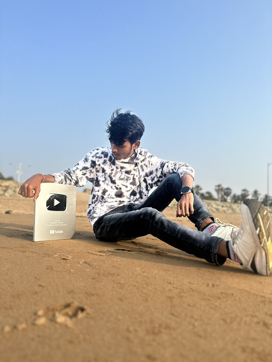 AjayGuptaOffic1's tweet photo. Push yourself, because no one else is going to do it for you… ✨✌️
.
.
.
#youtube #youtuber #youtubeawards #silver #silverplaybutton #youtubesilverplaybutton #youtubecreatorawards #youtubecreator #youtubecreators #motivation #motivationalquotes #inspiration #ajayguptaofficial https://t.co/QNDUxoF6F2