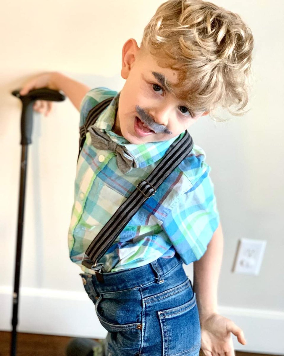 PtsaLowell's tweet image. Kindergarteners are 💯 days wiser (yesterday)! And they look older, don&apos;t you think? 🤣

#lowellleopardpride #everythingspossiblebsd #bsdpride #100daysofschool #100dayssmarter