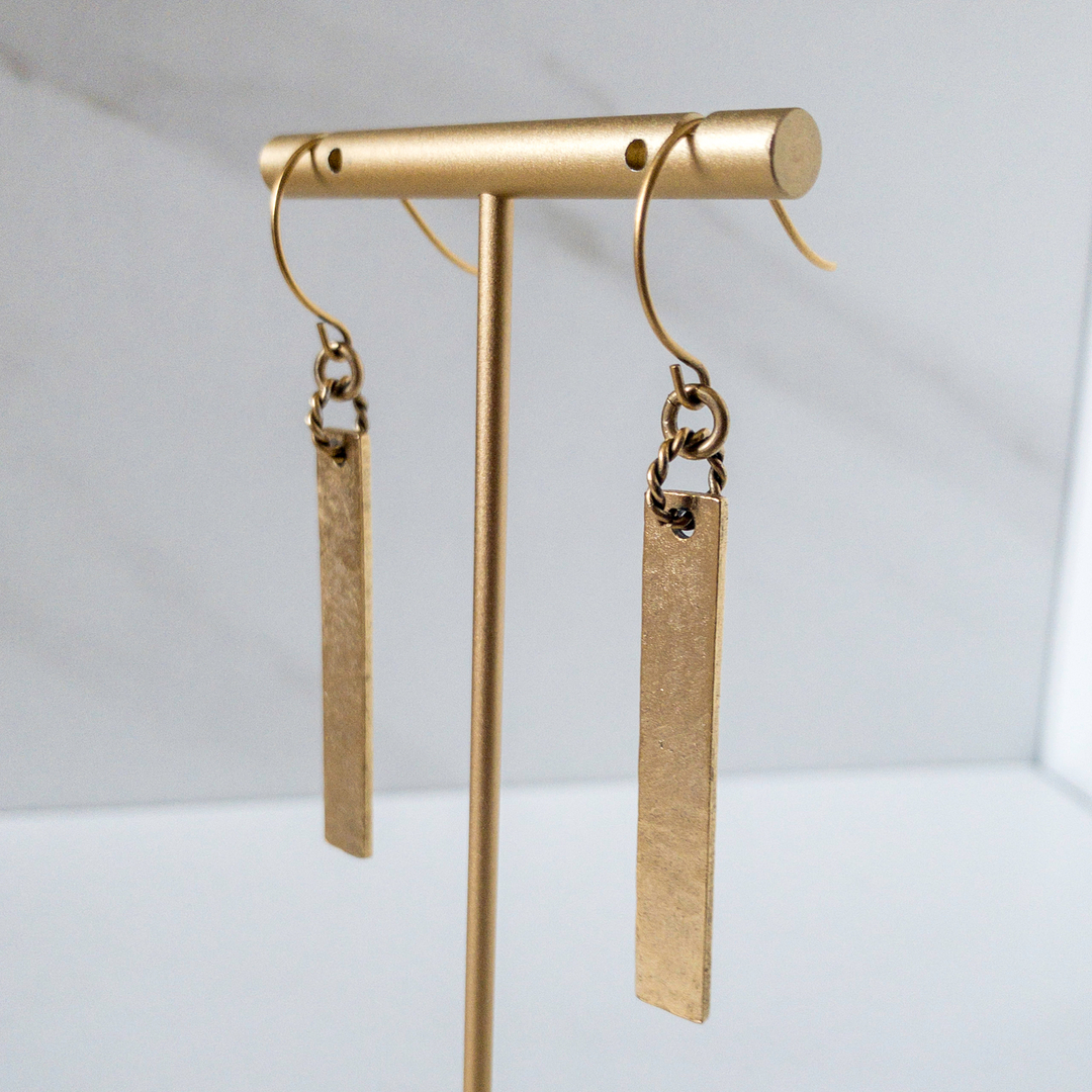 Simplicity at it's finest
.
.
.
. 
#customizedjewelry #birminghamal #bhamalabama #bhamal #alabamafashion #fashionbabe #jewelryofig #jewelryaddiction #jewelryfashion #biloxi #fashionearrings #daintyjewelry #minimalistjewelry #dangleearrings #earringlover #earringshandmade #earring