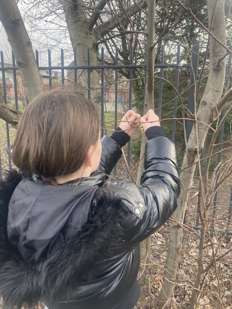 Mrs Stables (@mrsstables1) on Twitter photo I promised P5 I’d teach them Doric, so for languages week that is exactly what we did. They made some fantastic art with the words learned. Who can guess what they are? We also made bird feeders using cheerios we’d used in Numeracy 💙 #AspireBelieveAchieve <a href="/NewtongrangePS/">NewtongrangePS</a> I promised P5 I’d teach them Doric, so for languages week that is exactly what we did. They made some fantastic art with the words learned. Who can guess what they are? We also made bird feeders using cheerios we’d used in Numeracy 💙 #AspireBelieveAchieve <a href="/NewtongrangePS/">NewtongrangePS</a>