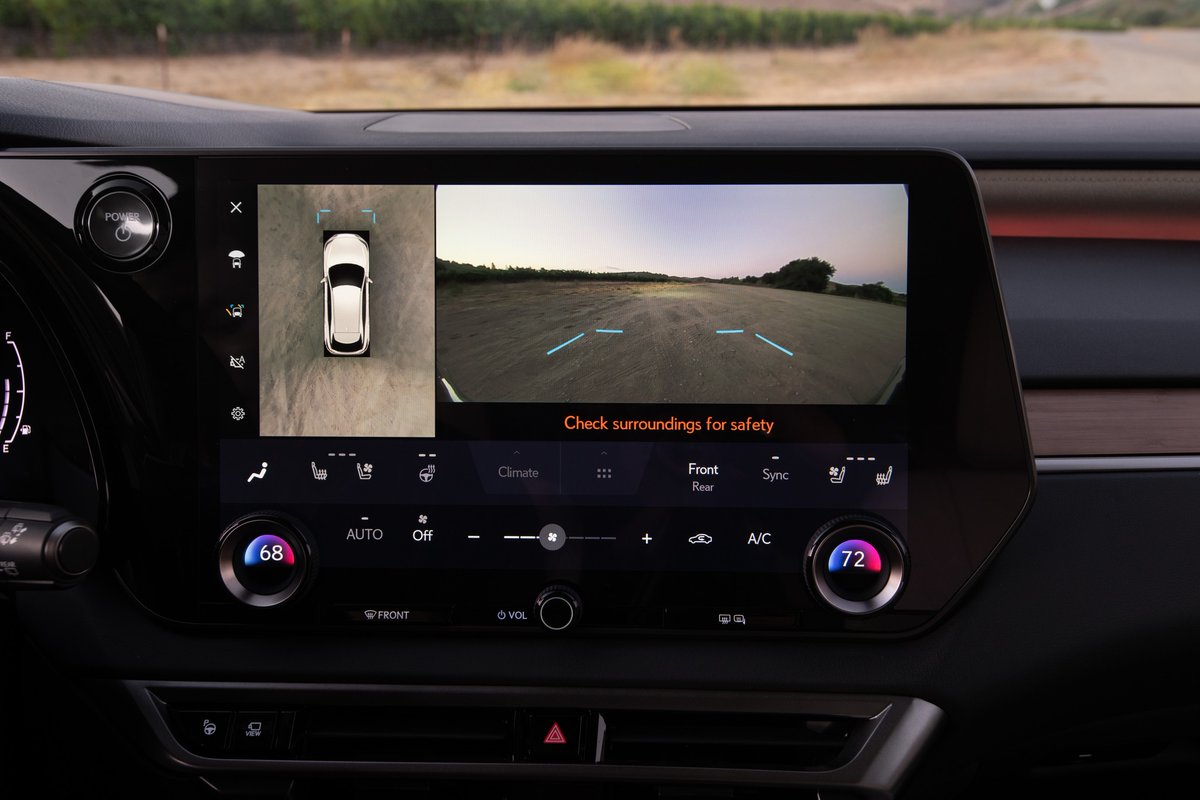 A touchscreen that keeps you in touch with the world around you. #LexusRX350h #LexusofMonmouth

bit.ly/3CXLXo9