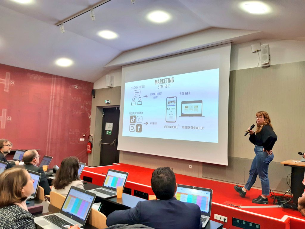 Nicolas Perrin (@nicoperrin) on Twitter photo Chaque groupe pitch devant le jury pendant 7 minutes lors de la semaine pédagogique #innovation et #entrepreneuriat devant <a href="/cbrossel/">Colombe Brossel</a> Adjointe à la #Maire de <a href="/Paris/">Paris</a>, <a href="/JGleizes/">Jérôme Gleizes</a> Président <a href="/eivp_paris/">.</a>, <a href="/francktjung/">Franck Jung</a>, <a href="/PierreRibaute/">Ribaute Pierre</a>, <a href="/CatherineRicou/">Ricou Catherine</a>, @BenjaminGestin...
#Paris #creathon Chaque groupe pitch devant le jury pendant 7 minutes lors de la semaine pédagogique #innovation et #entrepreneuriat devant <a href="/cbrossel/">Colombe Brossel</a> Adjointe à la #Maire de <a href="/Paris/">Paris</a>, <a href="/JGleizes/">Jérôme Gleizes</a> Président <a href="/eivp_paris/">.</a>, <a href="/francktjung/">Franck Jung</a>, <a href="/PierreRibaute/">Ribaute Pierre</a>, <a href="/CatherineRicou/">Ricou Catherine</a>, @BenjaminGestin...
#Paris #creathon
