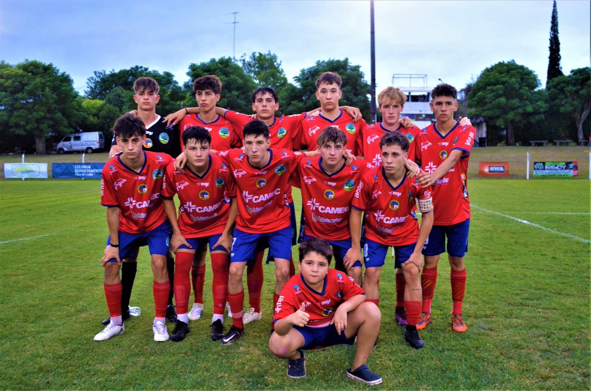 ⚽️ Este sábado juega la Rojita por los cuartos de final de la zona Sur 🔴🔵

📍Estadio del Club Nacional de Nueva Helvecia a las 21:00 ante Paso de los Toros 

Arrimate a alentar a los gurises 🤜🏼🤛🏼