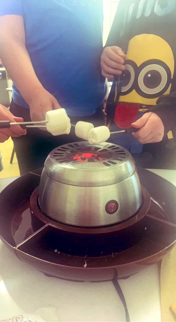 We made S’mores this morning for breakfast to help us learn s’more about physical &amp; chemical changes in science! 🥼🔬 <a href="/Seaside_elem/">Seaside Elementary</a> <a href="/HRCE_NS/">Halifax Regional Centre for Education</a> #Science