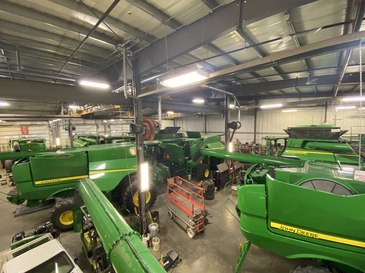 We love when our shops look like this🙌

Owners of models 2011 or older; get your equipment in for an inspection to save!
🚜$400 OFF your inspection
🚜5% in-store credit
📞Call your Service Manager for more details and book today!