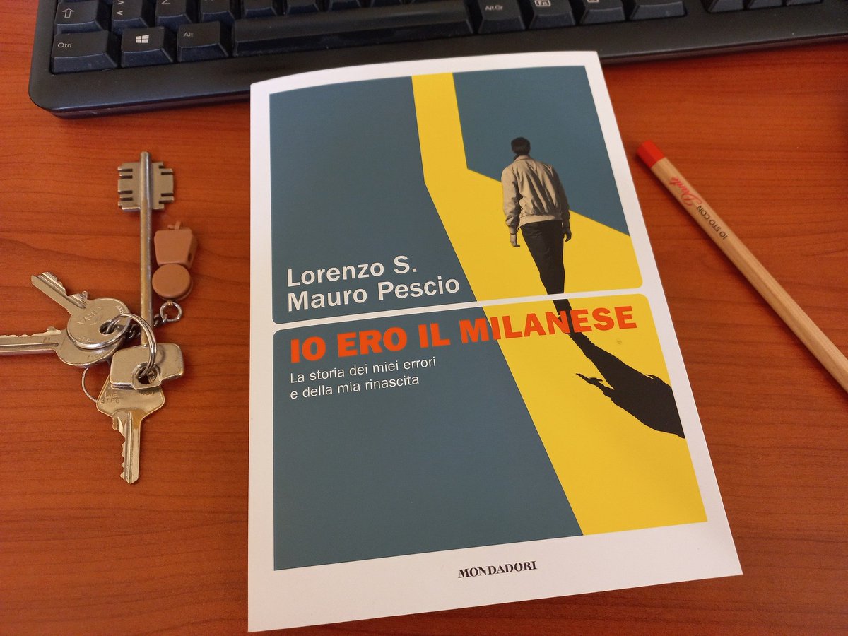 E' strano trovare sulla scrivania un "oggetto fisico" che nasce da un progetto editoriale "non fisico" come un podcast. E' il primo libro che nasce da un podcast di RaiPlaySound e sono sicuro che non sarà l'ultimo. Averlo condiviso con un amico vero rende ancora la cosa più bella