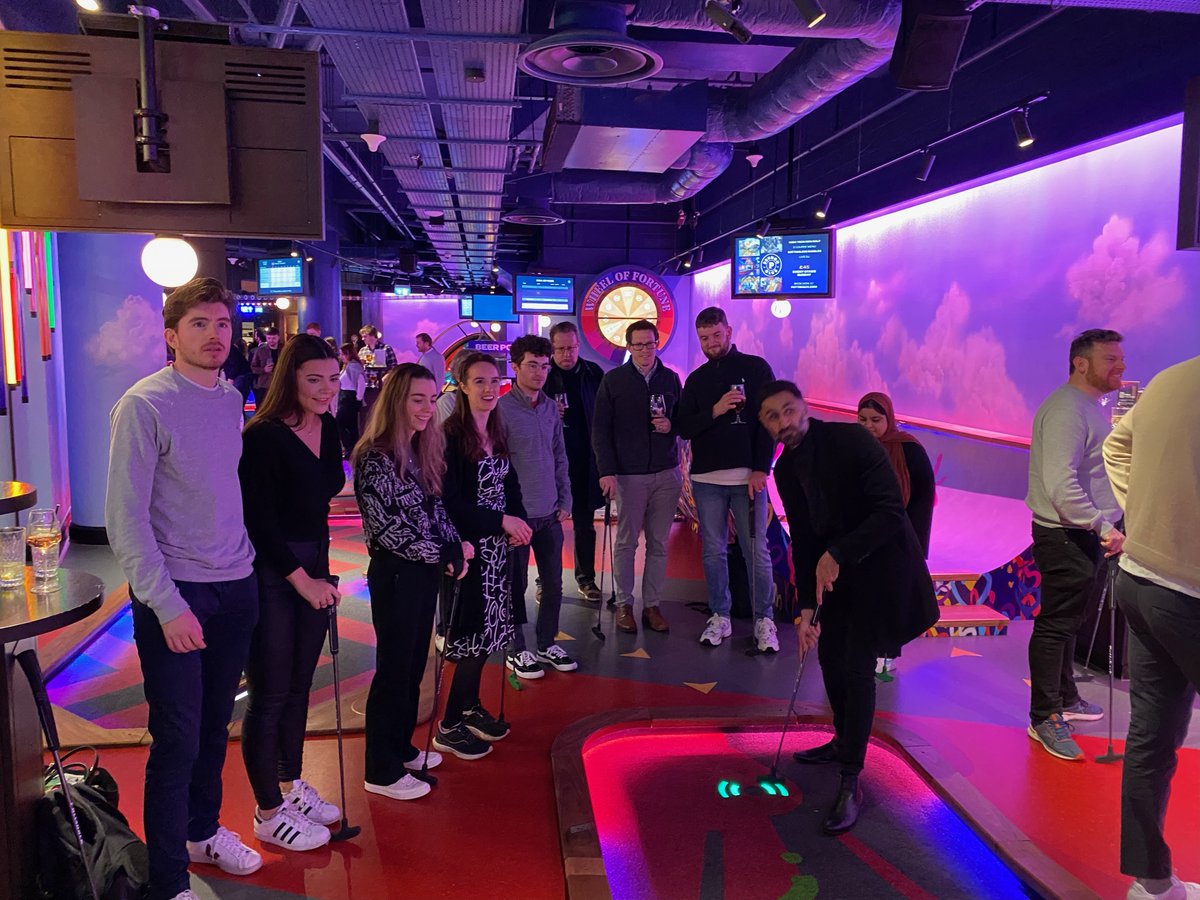 TeamGravita's tweet image. CBW's corporate recovery &amp;amp; insolvency team enjoyed their team social at #puttshack last week. Congratulations Danny Wright, who came in 1st place! 

#teamsocial #minigolf #lifeatcbw