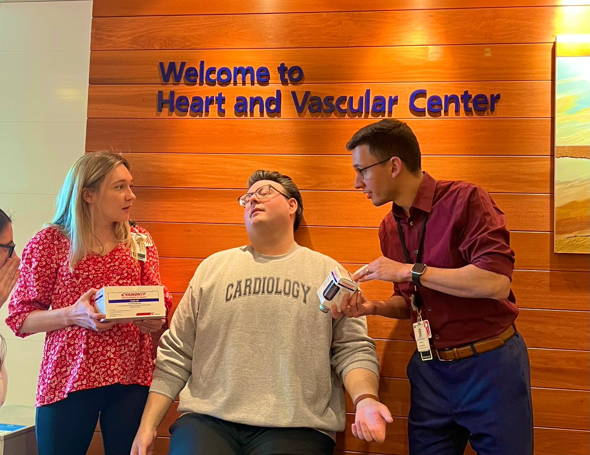 PharmDtotheLAD's tweet photo. @accpcardprn @American_Heart Forgot to #WearRed today? We’ve got a drug for that! #CyanoKit @UMassRxRes https://t.co/ay6LbwY5Gy