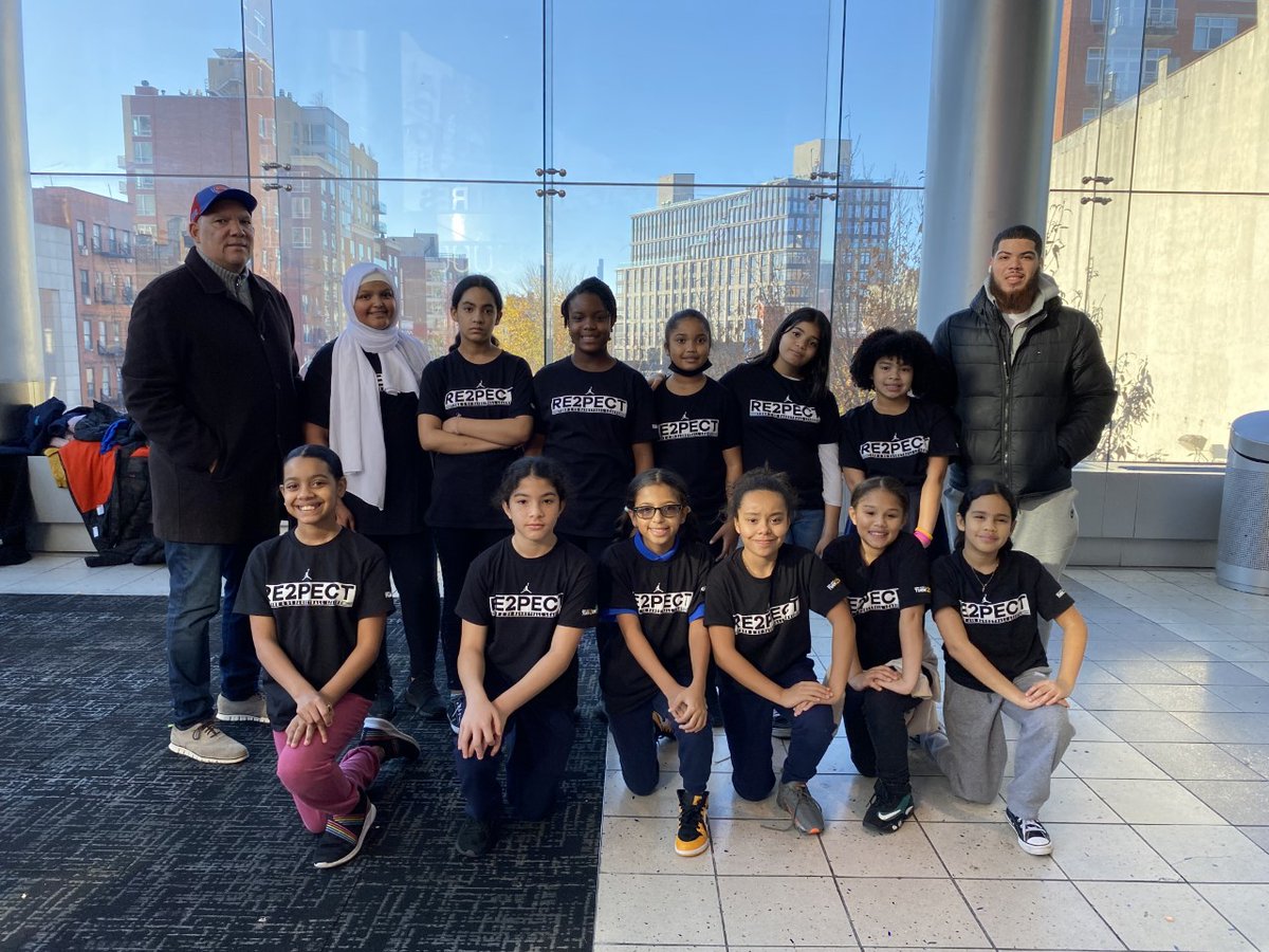 JeterTurn2's tweet photo. Let's hear it for strong female athletes!💪Grateful for athletes who serve as role models for young girls, & proud to celebrate our young athletes as they develop skills & learn about the importance of #re2pect - both during games, & in their daily lives. #NGWSD #Turn2 #Turn2Us https://t.co/7pfQplNMOt