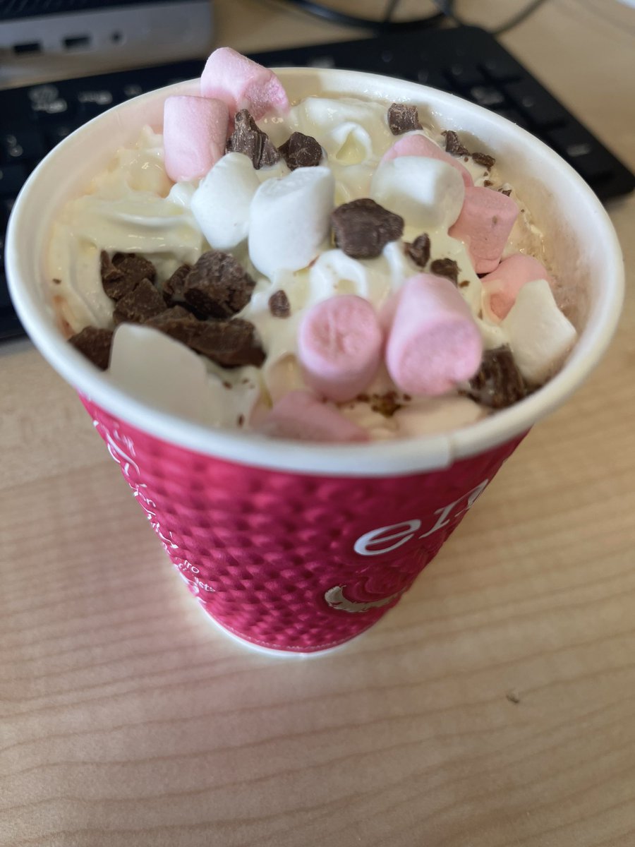 My favorite Friday treat! Thank you <a href="/STAbariSTArs/">STA bariSTArs</a> ☕️