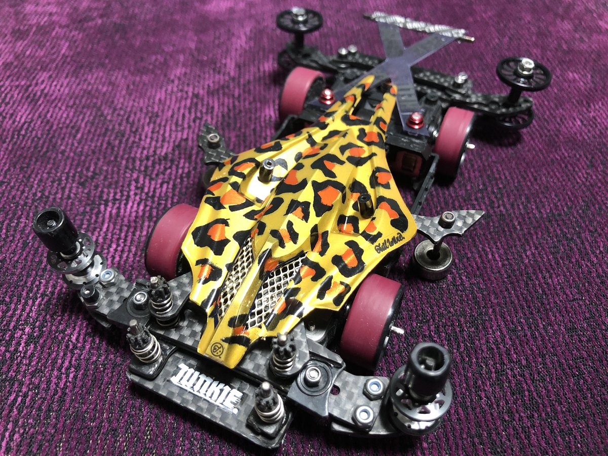 kvk_xxx's tweet image. 約10年前に塗装して使ってなかったボディだけど、案外いい感じかも🤔🐆

#leopard
#evilwire
#HELLSTORE