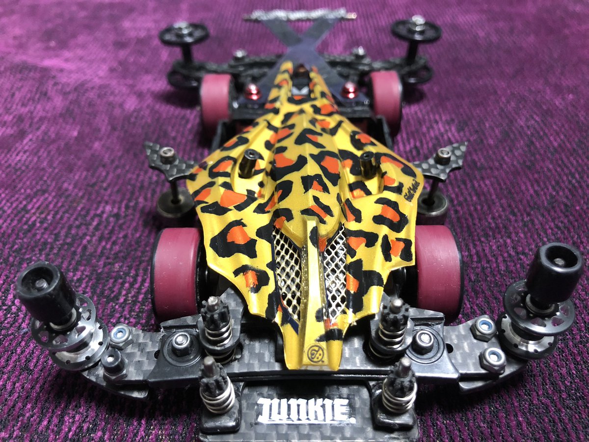 kvk_xxx's tweet image. 約10年前に塗装して使ってなかったボディだけど、案外いい感じかも🤔🐆

#leopard
#evilwire
#HELLSTORE