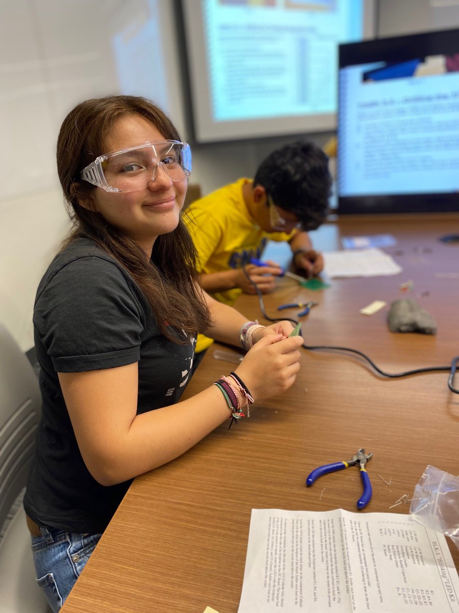 USAEOP's tweet photo. Interested in STEM but not sure what a higher education or career pathway looks like? Unite gives high school students an inside look into college life and STEM careers. Spend your summer participating in hands-on STEM activities. Registration now open: https://t.co/39Ad1FxrvB https://t.co/uUIiRpw9zf