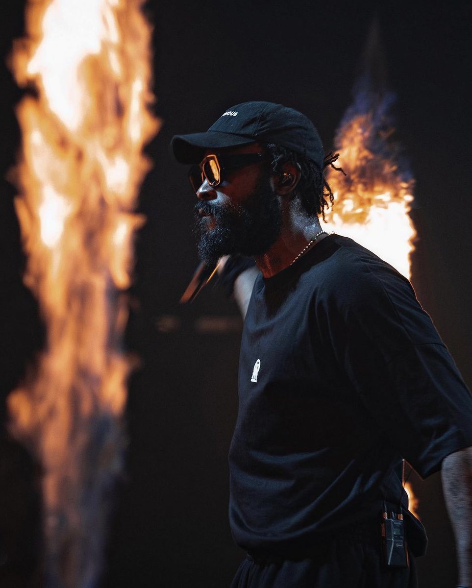 DAMSOWORLD's tweet photo. DAMSO en photos à Montréal. 🤩📸🇨🇦 https://t.co/AZ54gzpTbf