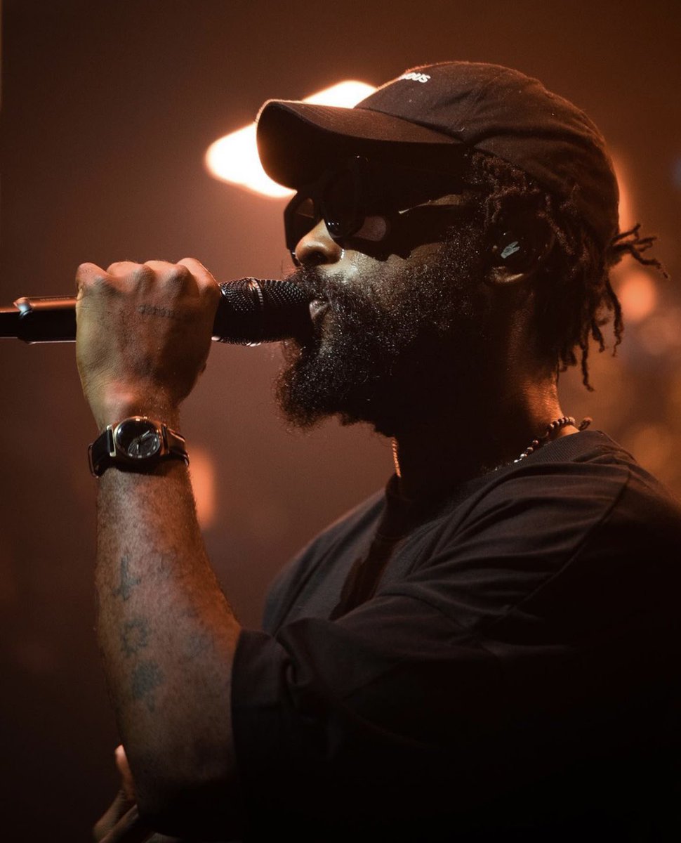 DAMSOWORLD's tweet photo. DAMSO en photos à Montréal. 🤩📸🇨🇦 https://t.co/AZ54gzpTbf