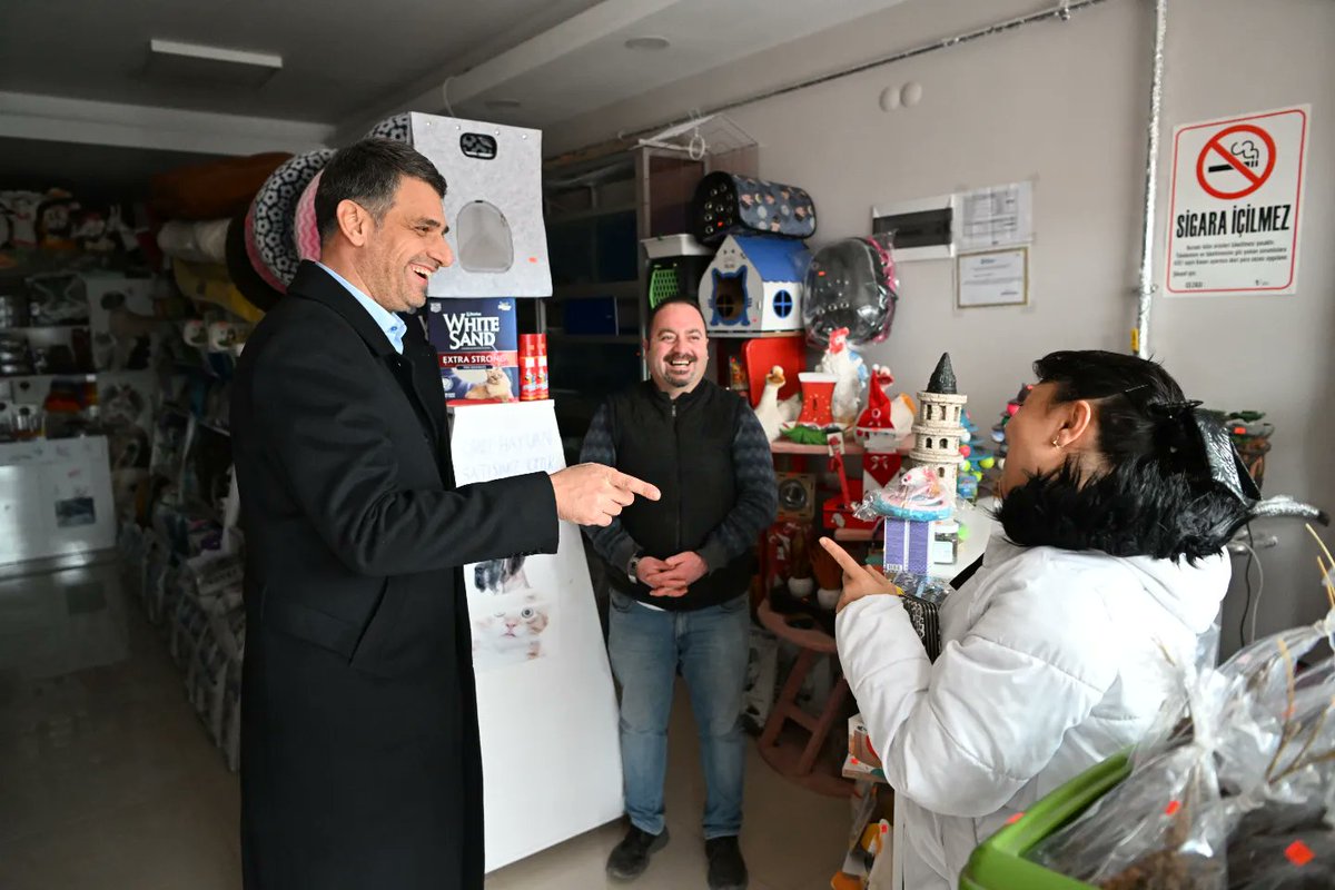 avmkocaman's tweet photo. Esnafımıza bir "merhaba" diyelim istedik;
gelmişken de #KARFEST❄'imize davet ettik...😊 https://t.co/zMRCJ7VUER