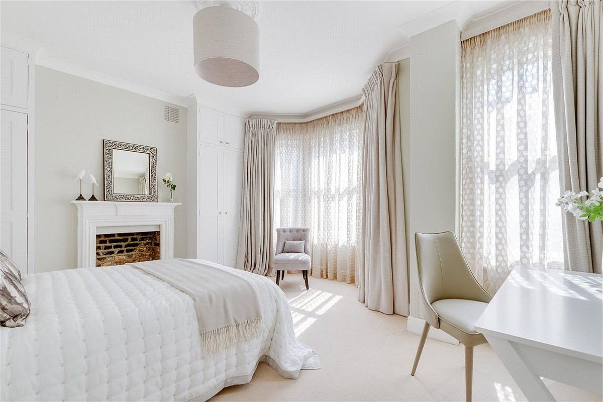 RobinsonStn's tweet photo. Every property is unique, with features that should be accentuated and other aspects from which attention should be diverted – we tailor each property styling proposal to suit a property’s specific needs. 
https://t.co/15ivpaig5U 
#PropertyDressing #HomeStaging #PropertyStyling https://t.co/bpfkJIJTbB