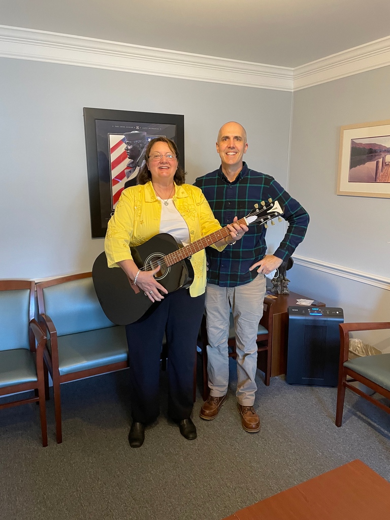 Happy Friday! Our Hyannis, MA chapter just had their very first graduate. Please take a moment to congratulate Barbara on her newest accomplishment. She even has a great voice to pair with her new guitar! Take a peek at the new @epiphone guitars that were donated by Gibson Gives