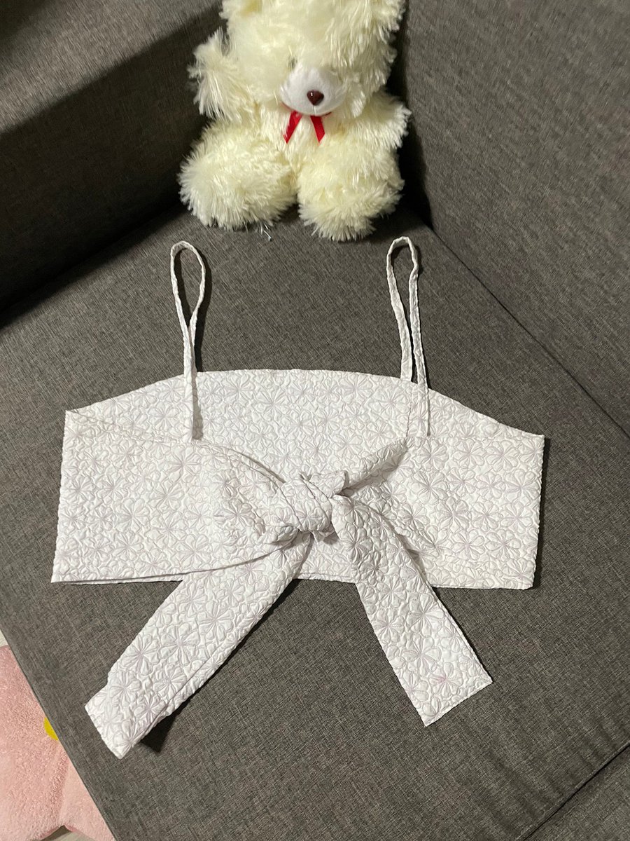LPrakrobkit's tweet photo. Chanok สายเดี่ยวปั๊มลายดอกไม้ สีชมพู น่ารักสุด
🌸 95 ฿
💫 ตำหนิ -
#ส่งต่อเสื้อผ้ามือสอง #เสื้อผ้ามือสอง #เสื้อผ้ามือ2 #โล๊ะตู้เสื้อผ้า #ส่งต่อสภาพนางฟ้า #เสื้อผ้ามือสองสภาพดี #chanok https://t.co/tTs7lfIzrV