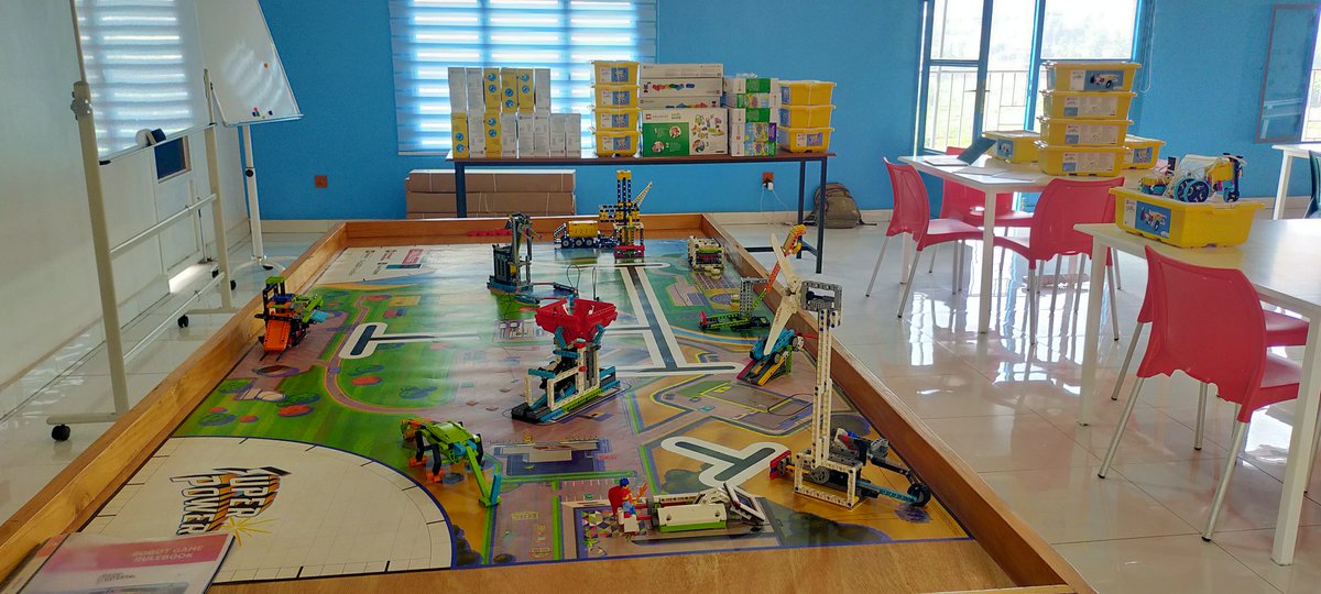 siirwanda's tweet photo. Where do we even begin? 🤩

We are always in awe of this #SIIAlumni's work! Consistently supporting teachers to incorporate #STEM activities into learning experiences, one classroom at a time ✊🏽

School is now fun, playful &amp; techie 😅 Thanks to @Creativity_rw!

#SFFRockstars https://t.co/Ye1fFgaZut