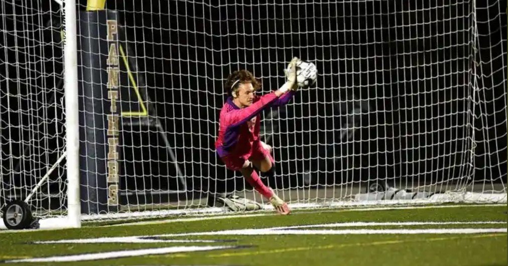 Joseph Stankovich (<a href="/JosephStank29/">Joseph Stankovich</a>) | Class of ’24 | 
<a href="/AthleticsNHHS/">NH Trojans</a> | <a href="/KyRushHardinFC/">Kentucky Rush - Hardin</a> | 6’0”, 140 | 3.5 GPA | #Goalkeeper | All Area (2021, 2022), 2022 All State, 2022 All Area Keeper of the Year
go.traceup.com/traceid/athlet…
<a href="/ncsa/">NCSA College Recruiting</a> <a href="/NcsaSoccer/">NCSA Soccer</a> <a href="/PrepSoccer/">Prep Soccer ⚽️</a> <a href="/ImCollegeSoccer/">College Soccer Truth ™</a> @SoccerMomInt