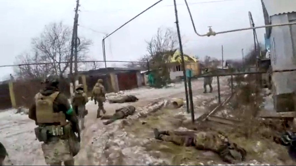 Ukrainene's tweet photo. British intelligence sees signs that the scale of involvement of Russian prisoners from the #WagnerGroup in the war in Ukraine is gradually decreasing.

#UkrainianArmy  which indicate that over the past 10 days, the Russians have been using the tactic of #HumanWaves less often. https://t.co/Pi1eraE9RI