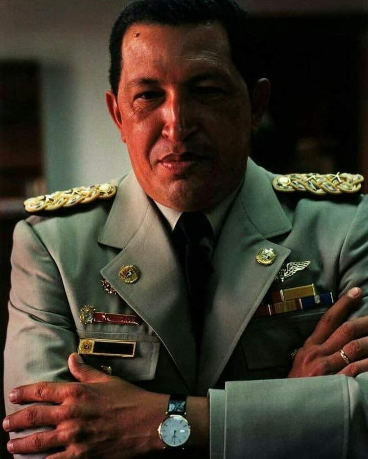 AntoinesCuba's tweet photo. Desde Cuba 🇨🇺, un abrazo fraternal y las felicitaciones al hermano pueblo de #Venezuela 🇻🇪 en el aniversario 24 de la gloriosa Revolución Bolivariana.
#ChávezSiempreChávez #IzquierdaUnida https://t.co/t3jVruOhoG