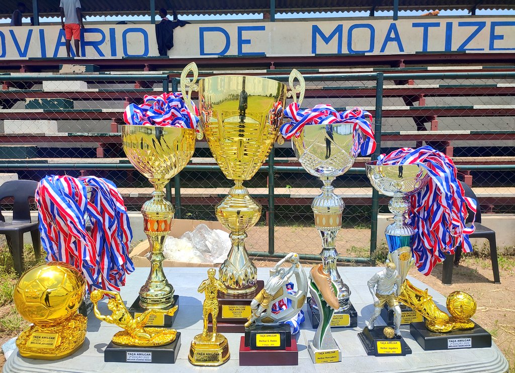 fungaicaetano's tweet photo. #MOATIZE #HOJE #ESTÁ #EM #JEITO #DE #ESCOLHA #E #NÓS #TOCAMOS
Dois espetáculos ao mesmo tempo, um alusivo ao mês da Cidade de Moatize organizado pela edilidade, e outro alusivo ao fim da 2° edição da Taça Amilcar organizado pelo empresário Amilcar.
Acho que ainda não vi nada 😎 https://t.co/z82rDfPWQC
