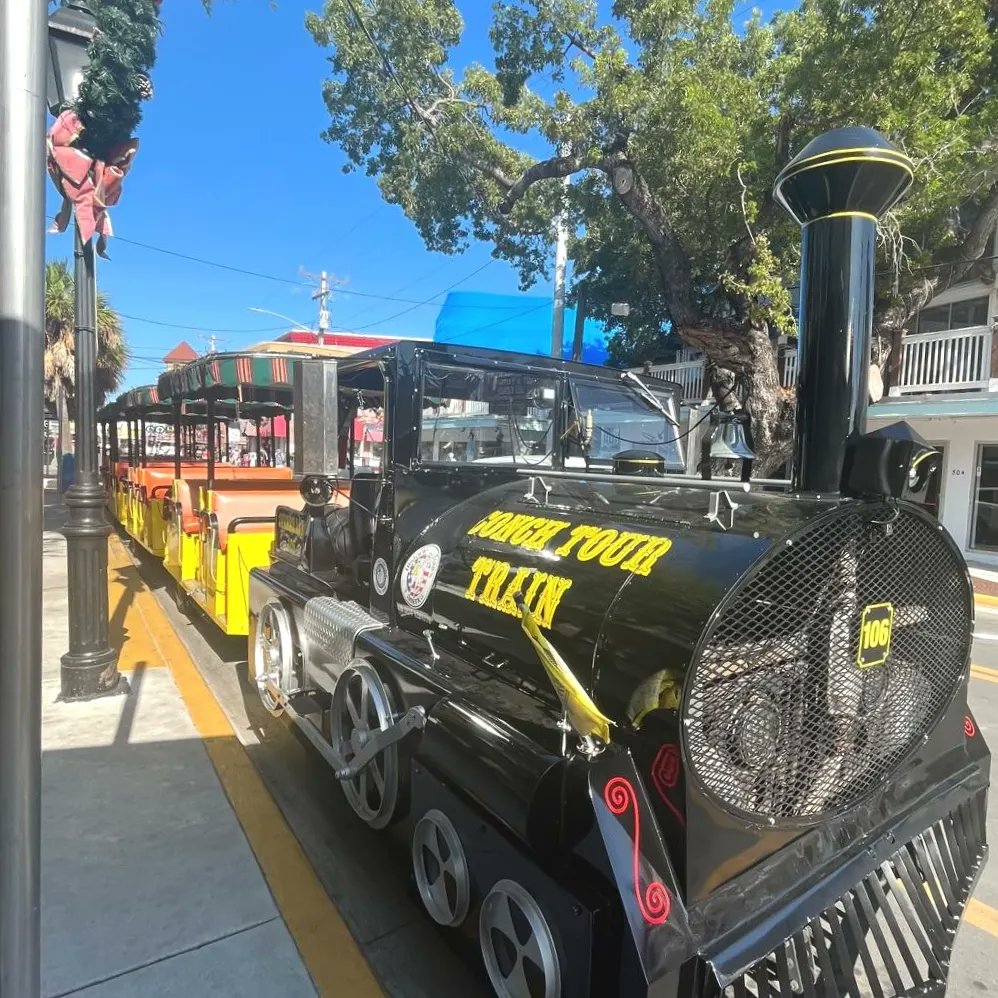 MoVernie's tweet photo. [#FLORIDATRAVELSERIES]

#ConchTrainTour

The World Famous Conch Tour Train in #KeyWest was really a nice experience.

Funny driver named Gabriel,  made the ride entertaining &amp; enjoyable. 

#ConchTrain #TheFloridaKeys @thefloridakeys https://t.co/IZE1syXusg