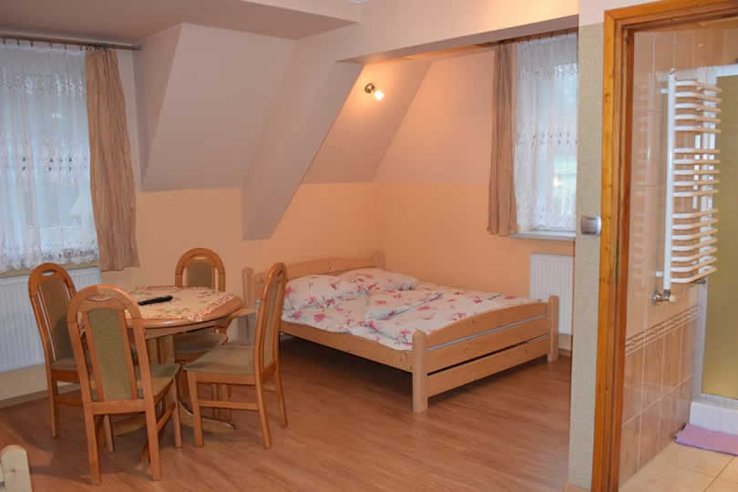 spanko24today's tweet image. ⛷AGROTURYSTYKA NAD WODOSPADEM JELEŚNIA u podnóża Pilska i Rysianki
🛎 spanko24.today/noclegi/agrotu…
#noclegi #grupy #wolnypokój #BeskidŻywiecki
Chybojcie ku nom i bydźcie s nami, żywieckimi góralami z pod samiuśkiego Pilska.
Bedom tańce, muzyka, watry, radość, śleboda, góry i… my !