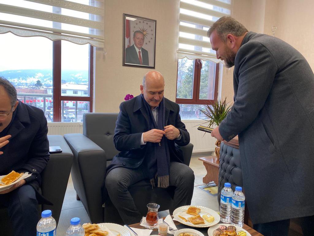faikzcan9's tweet photo. Çankırımız'a hoşgeldiniz sayın Bakanım.

İçişleri Bakanımız Sn. Süleyman Soylu tarafından Eldivan İlçenizde gerçekleştirilen yeni hükümet konağı açılış törenine katıldık. 

Eldivan Yeni Hükümet Konağı Çankırılı, Eldivanlı hemşehrilerimize hayırlı olsun. https://t.co/BZsk1hMnl5