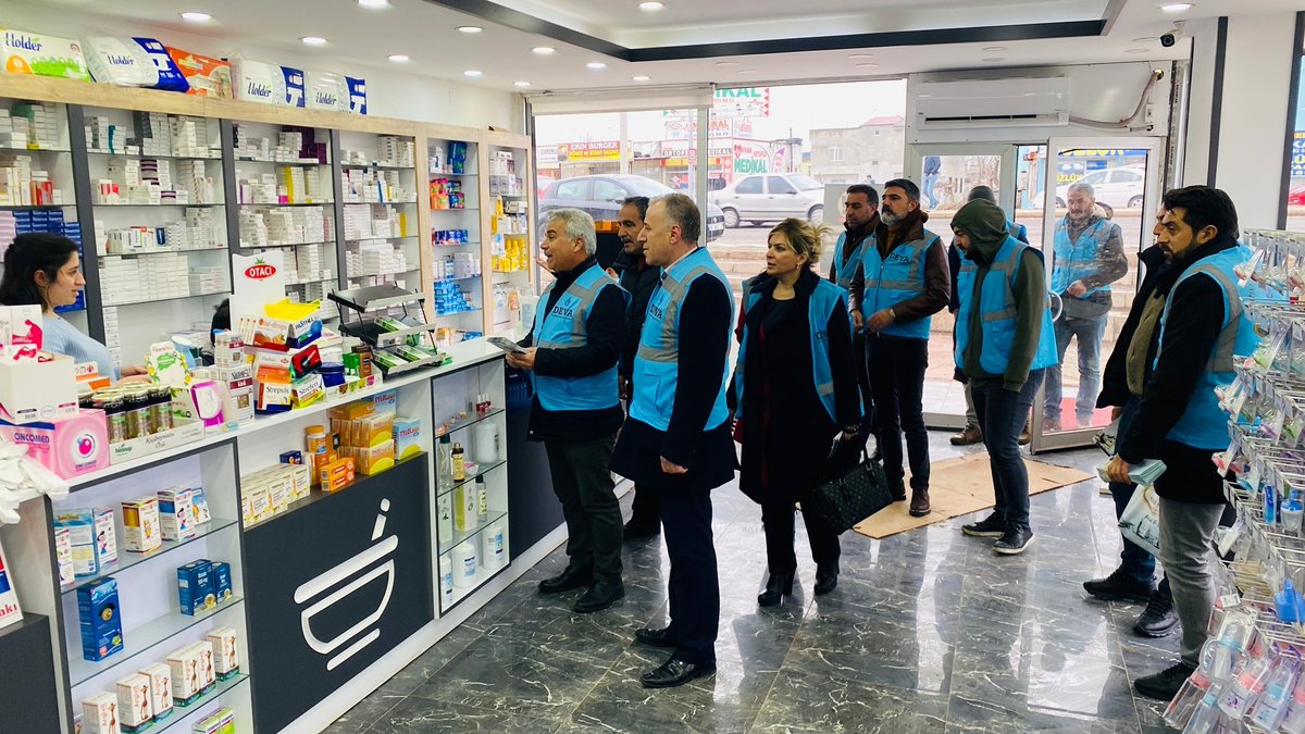 suleymanefe21's tweet photo. @devakayapinar ilçe başkanlığı ile birlikte saha çalışması kapsamında eczaneleri ziyaret edip , eylem planlarımızı anlattık.
İçinde bulundukları sorunlar hakinda bilgi aldık.
#devaheryerde
@ikramDincer
@diyarbakirdeva
@CihanUlsen
@Recepakdaggg
@Ramazanava21
@tebkurumsal https://t.co/Ot5E8eVHFw